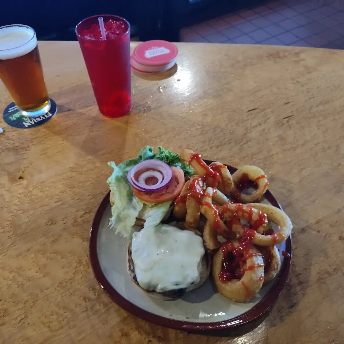 Cheeseburger w Onion Rings