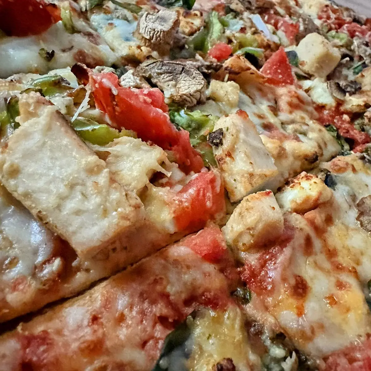 Pacific Veggie Pizza with Chicken