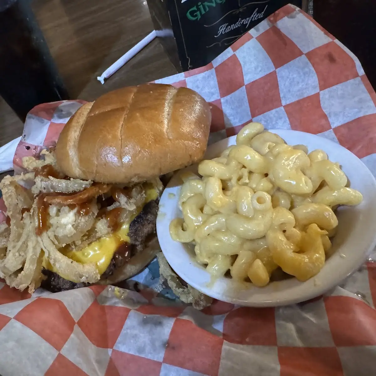 Burger & Mac &Cheese
