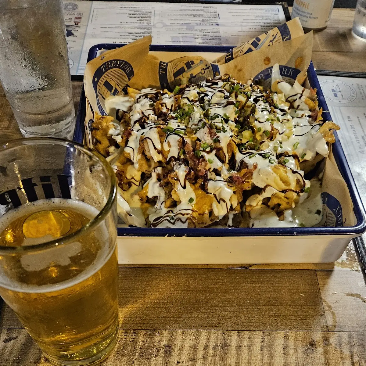 Treylor Park Nachos Grande