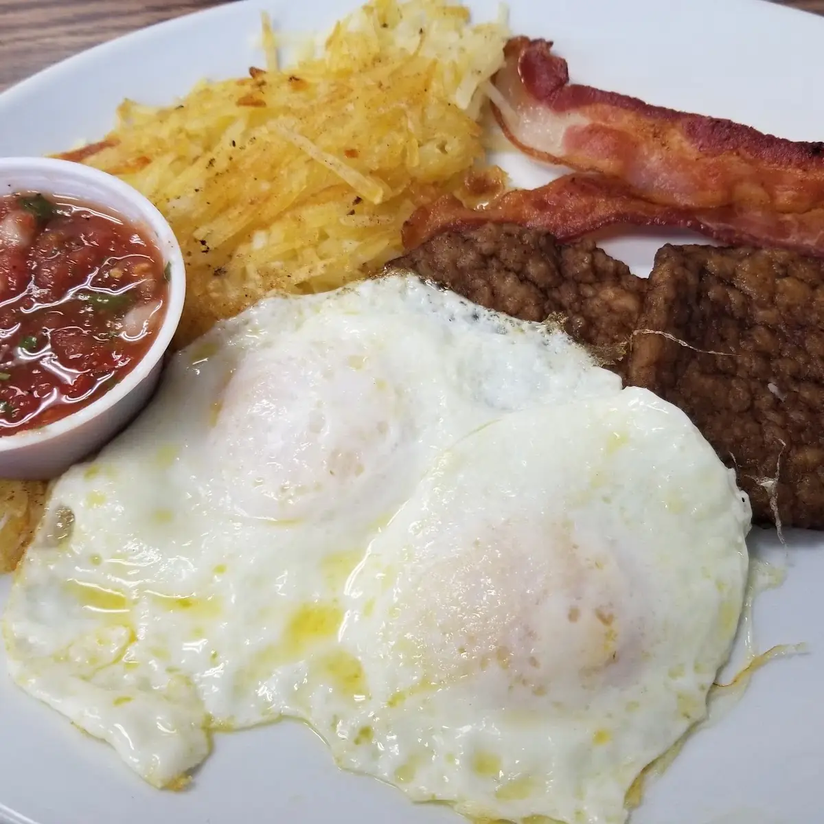 Eggs Bacon Sausage and Hashbrowns