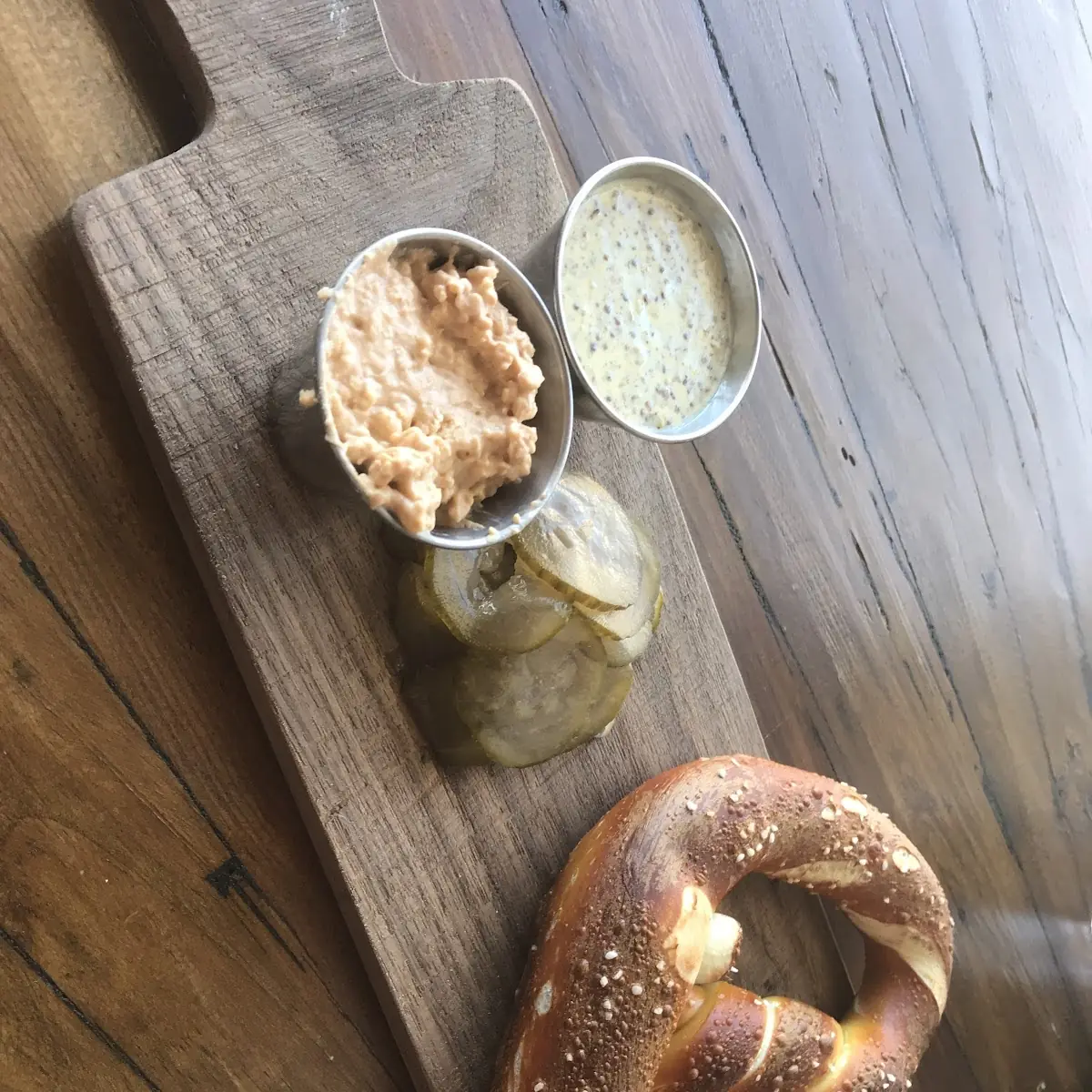 Pretzel & Dips