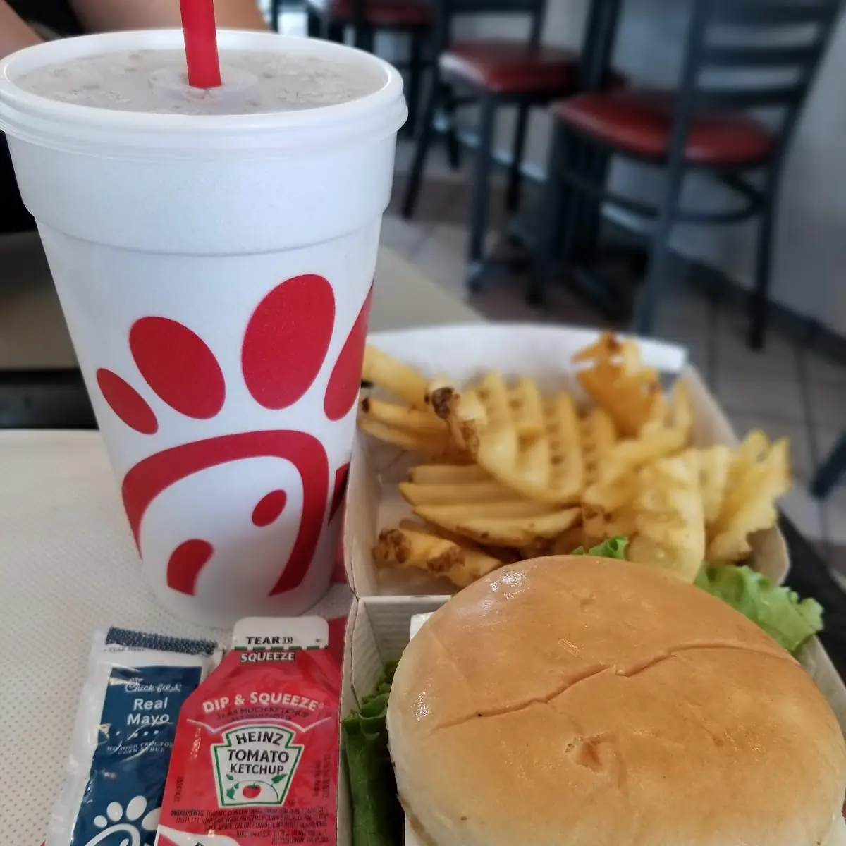 Deluxe Chicken Sandwich Combo