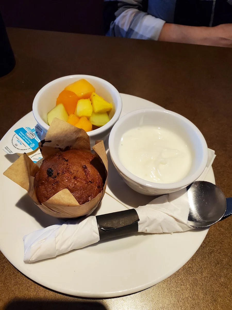 Continental Breakfast, D.I. Restaurant & Lounge
