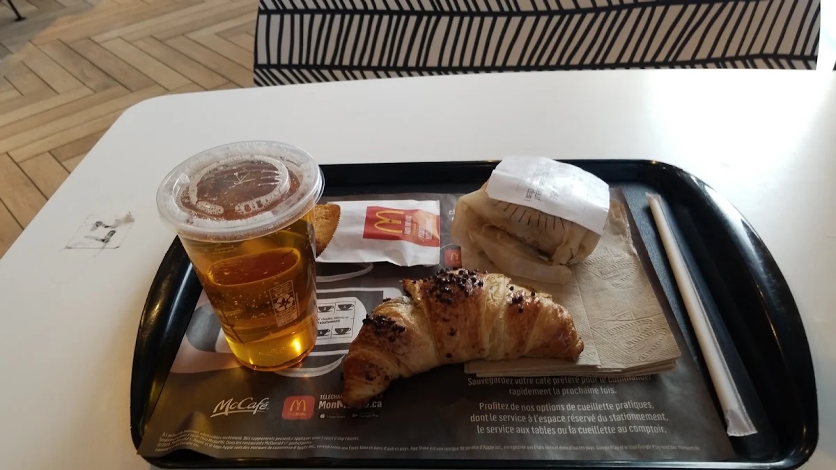 Trio Mccrêpe Jus de Pomme Et Croissant Choco Noisette, McDonald's
