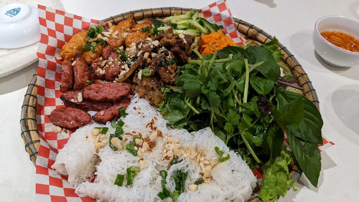Bánh Hỏi, Hue Thuong Restaurant