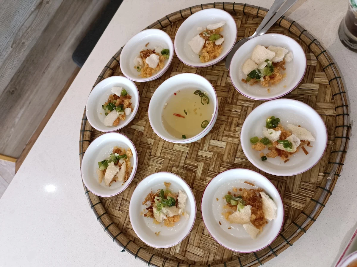 Beo Rice Cake Bánh Beo, Hue Thuong Restaurant