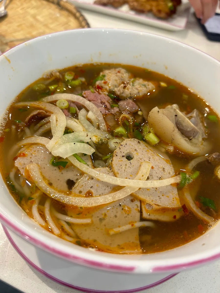 Rare Beef Beef Ball Noodle Soup, Hue Thuong Restaurant