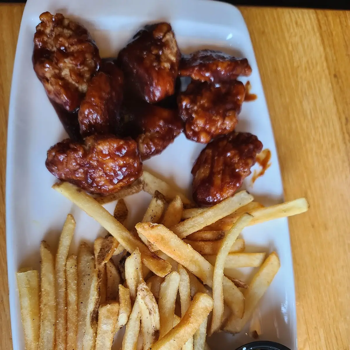 BBQ Wings and Fries