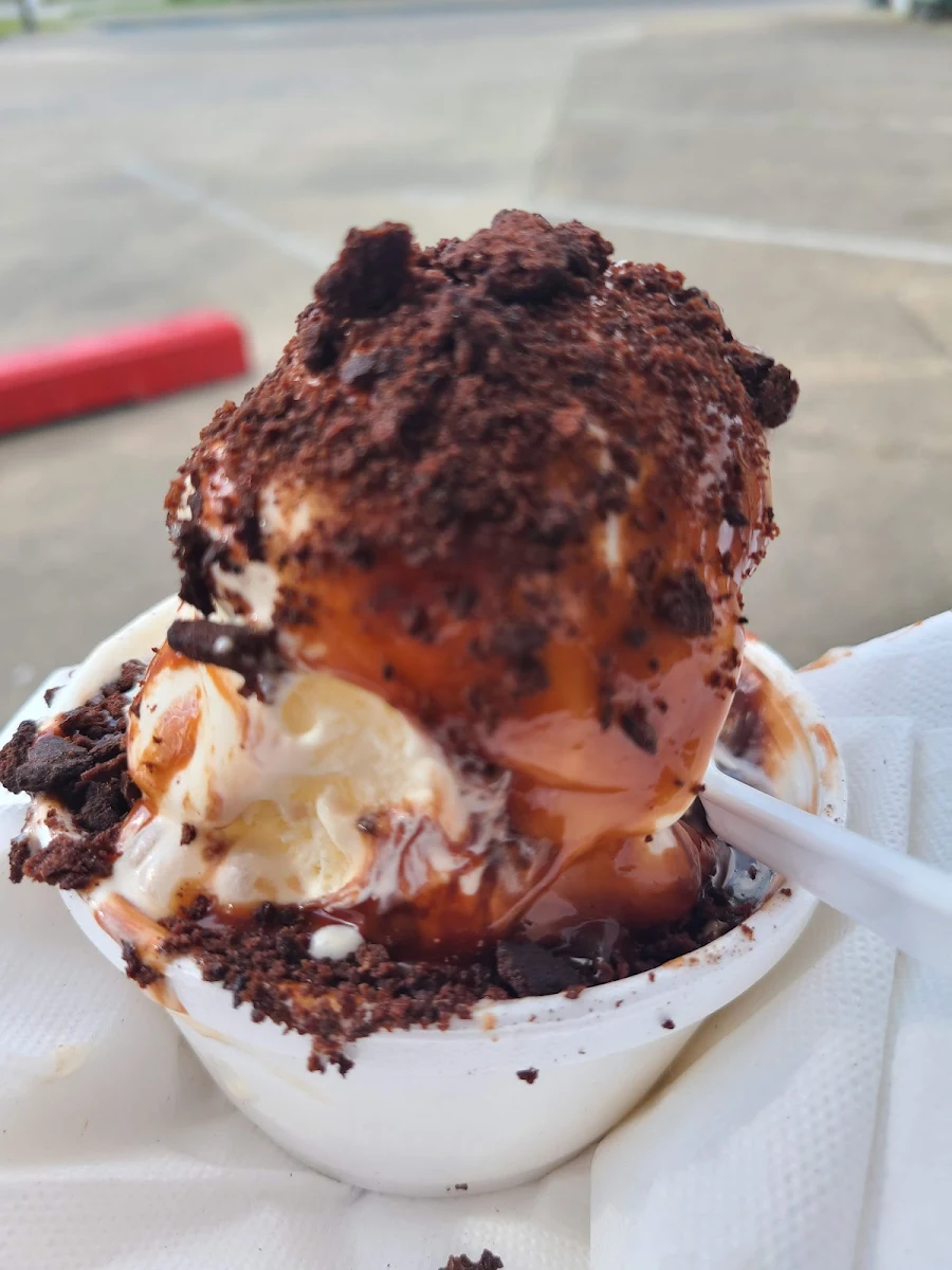 Hot Fudge Brownie Sundae