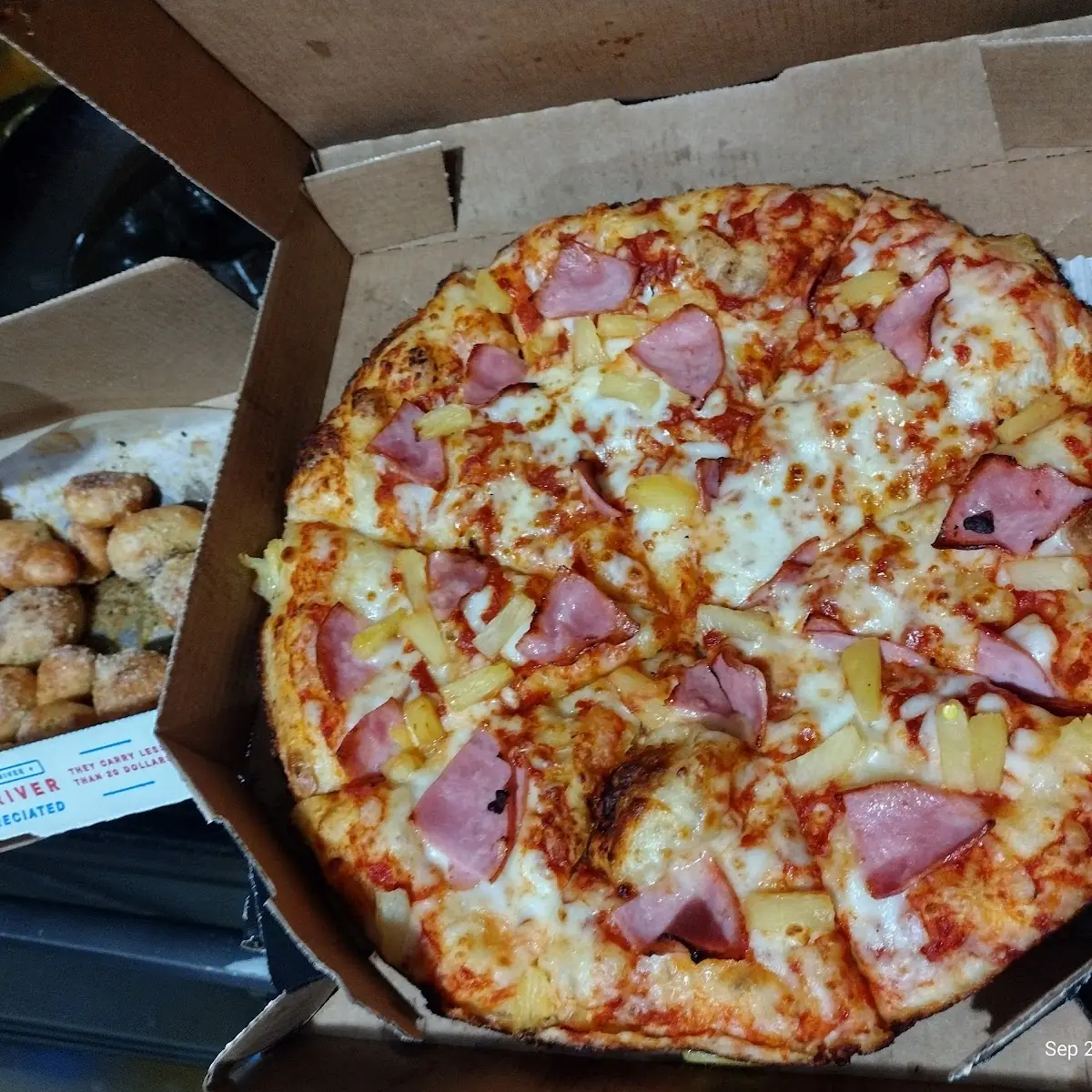 Hawaiian Pizza
