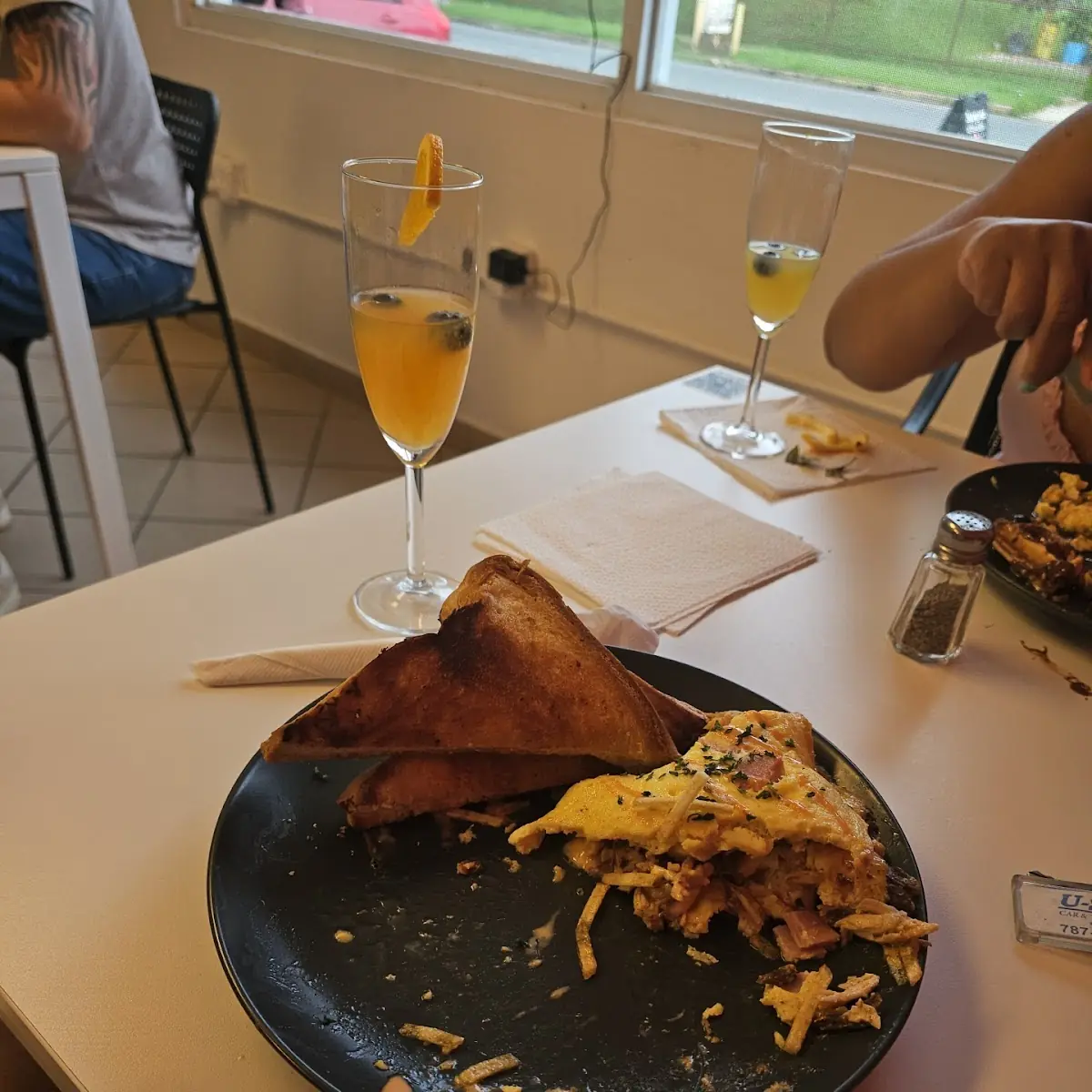 Omelette con Tostadas