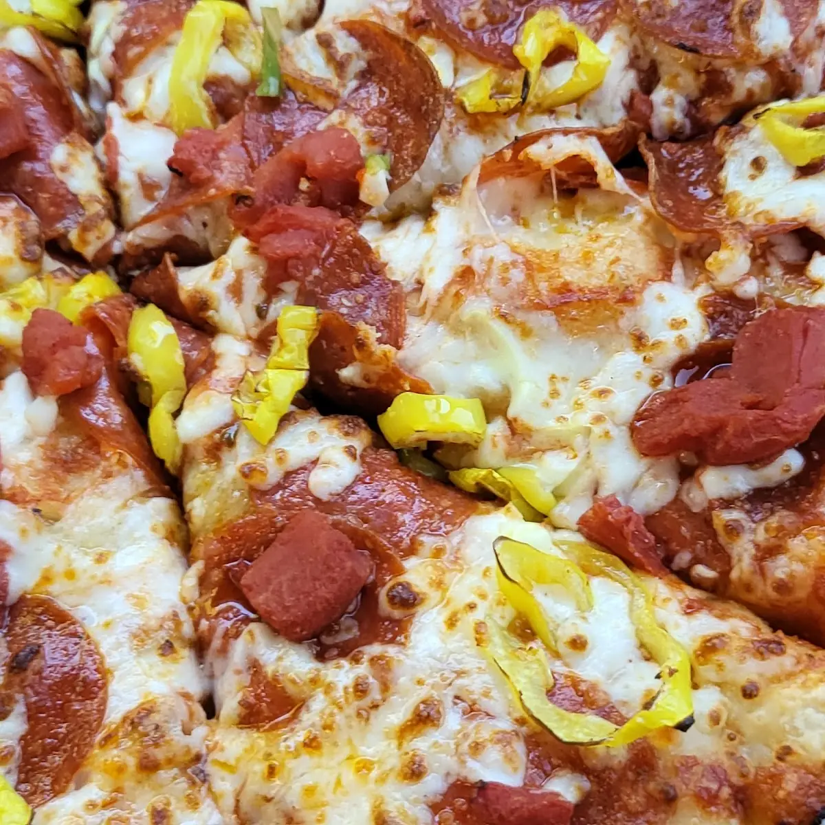 Pan Pepperoni Banana Peppers and Diced Tomatoes