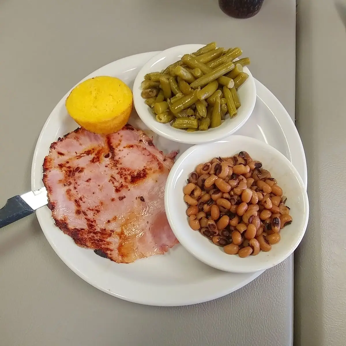 Baked Ham with Green Beans and Fried Potatoes