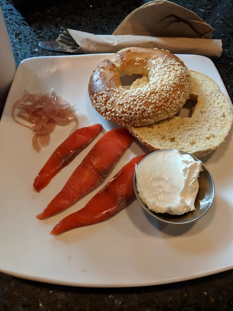 Bagel & Lox, Tre Fantastico