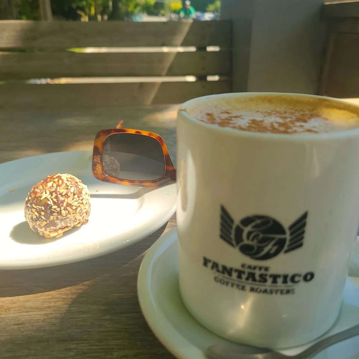 Caramel Oat Milk Latte, Tre Fantastico