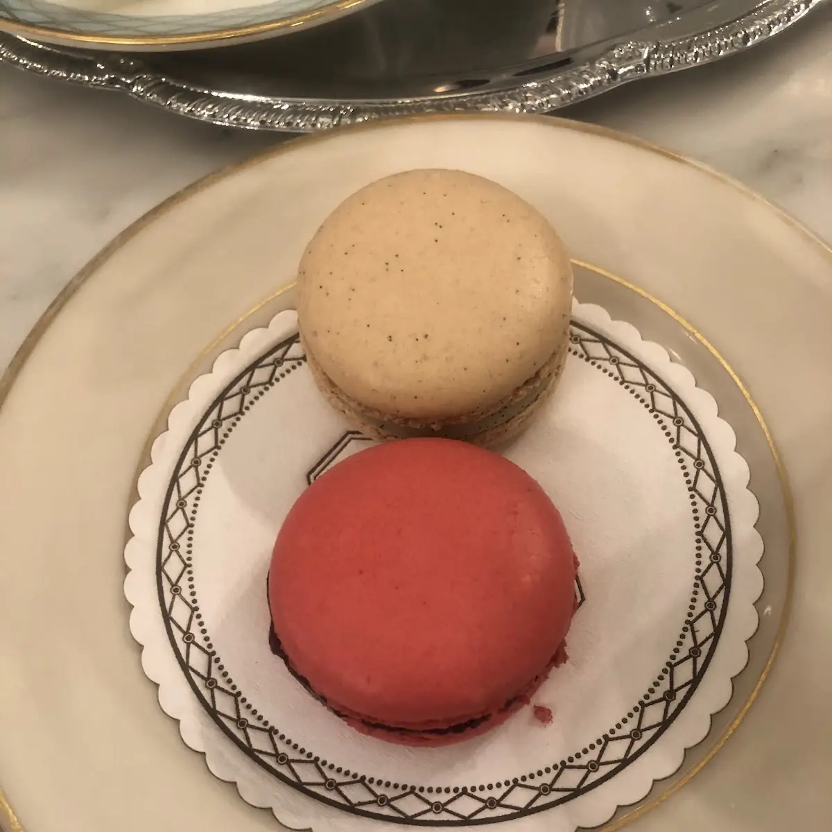 Macaron Vanilla Bean and Raspberry