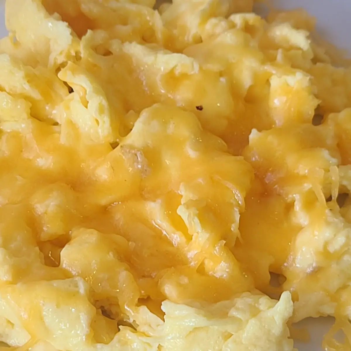 55 Scrambled Eggs & Cheddar Breakfast