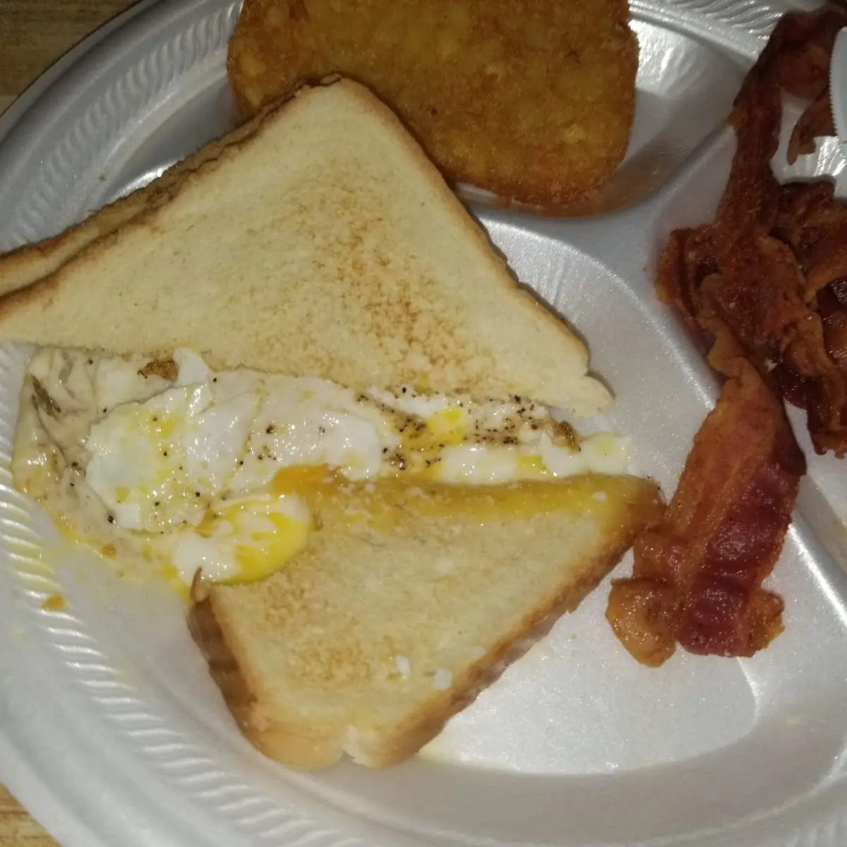 Two Eggs w Bacon and Hasbrowns