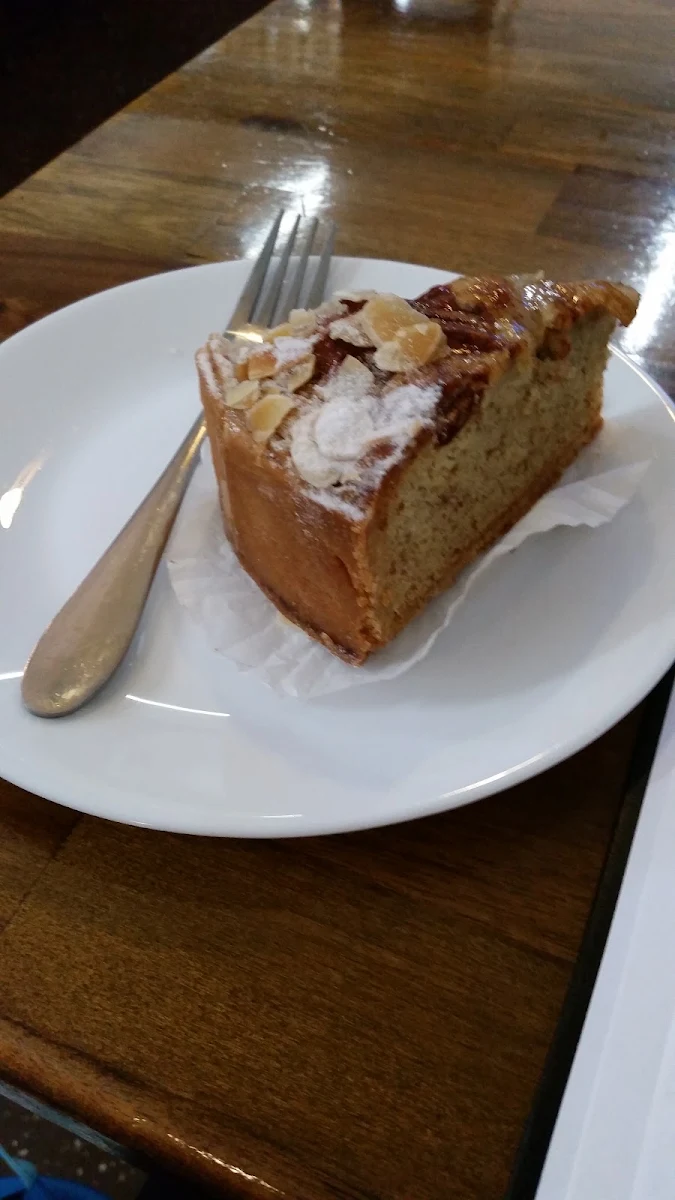 Apple, A Treat of France (Carlton North)
