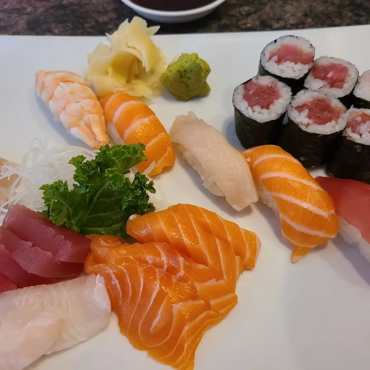 Sushi & Sashimi Combination Mini