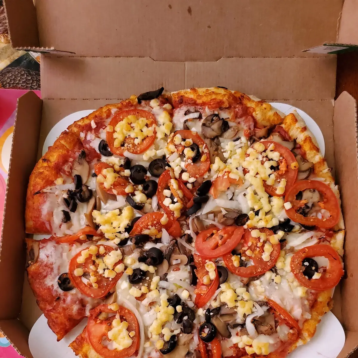 Medium Thin Crust Garden Pizza