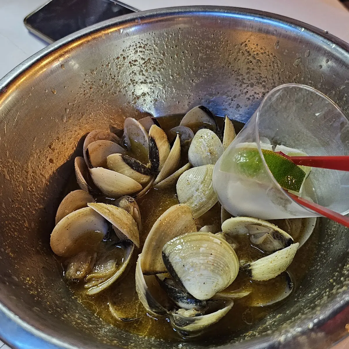 Spicy Steamed Clams