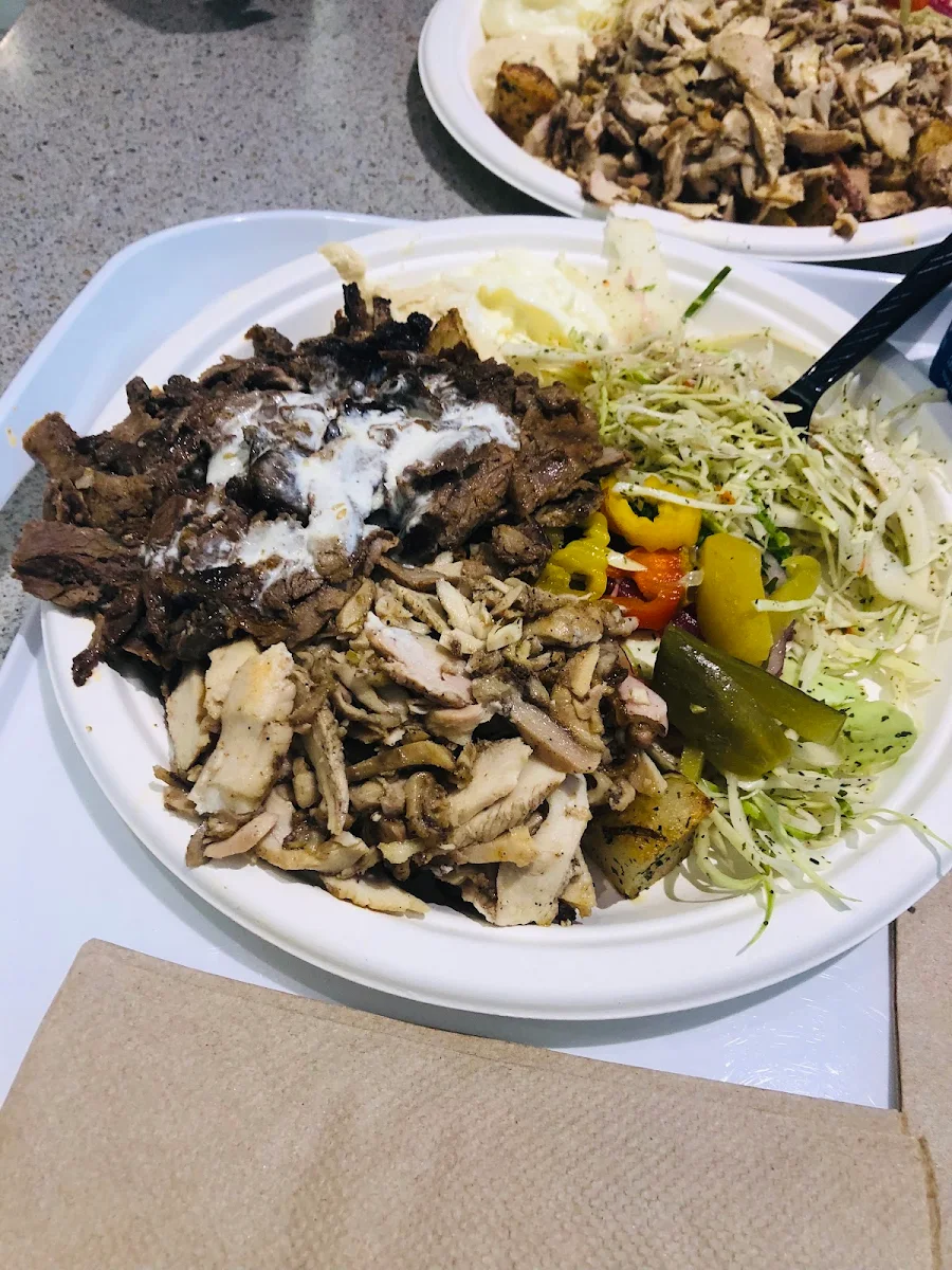 Highlights, Restaurant Boustan