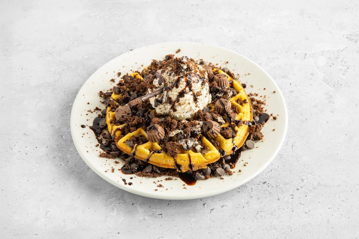 Cookie Crumble Waffles, Roll N Chill Ice Cream & Shakes - Oxford St