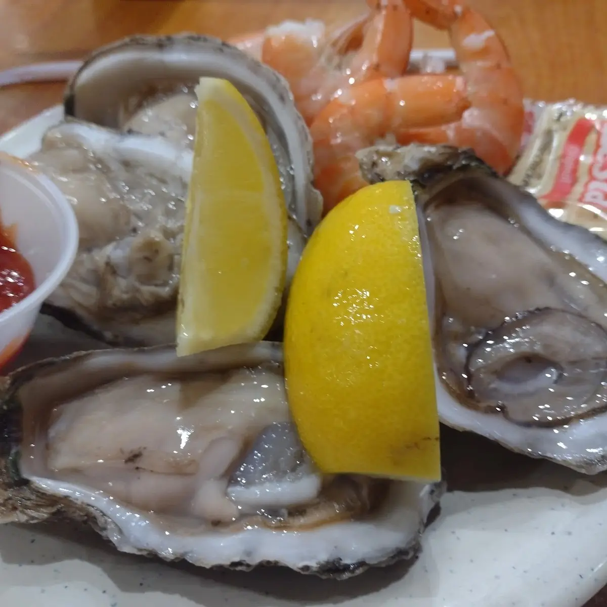 Oysters on Half Shell w Steamed Shrimp