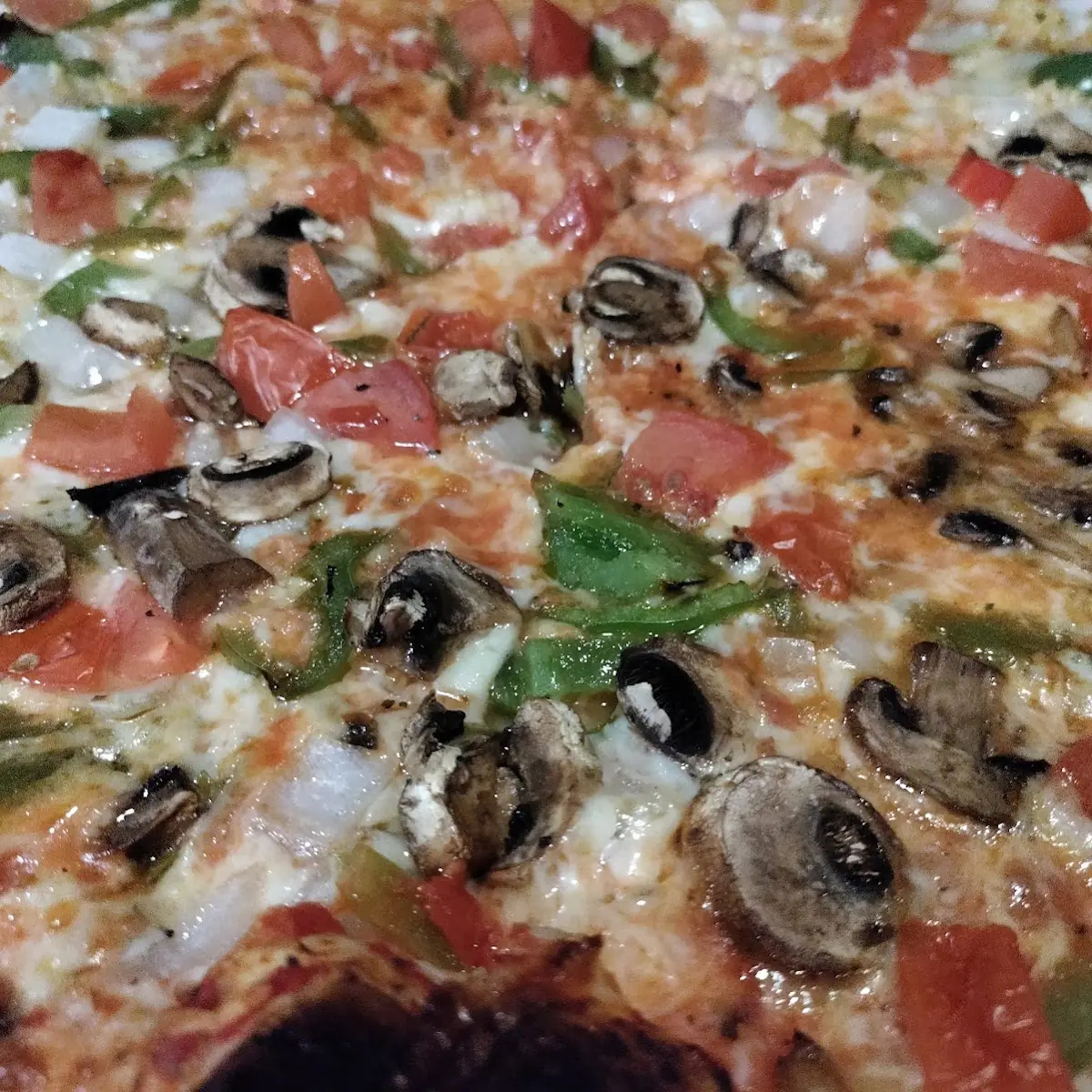 14" Medium Veggie Pizza (tomato, mushroom, garlic, peppers, onion)