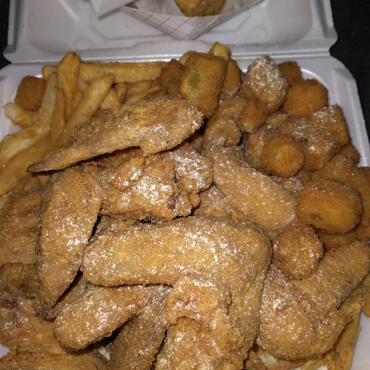 Chicken Wings with Fries