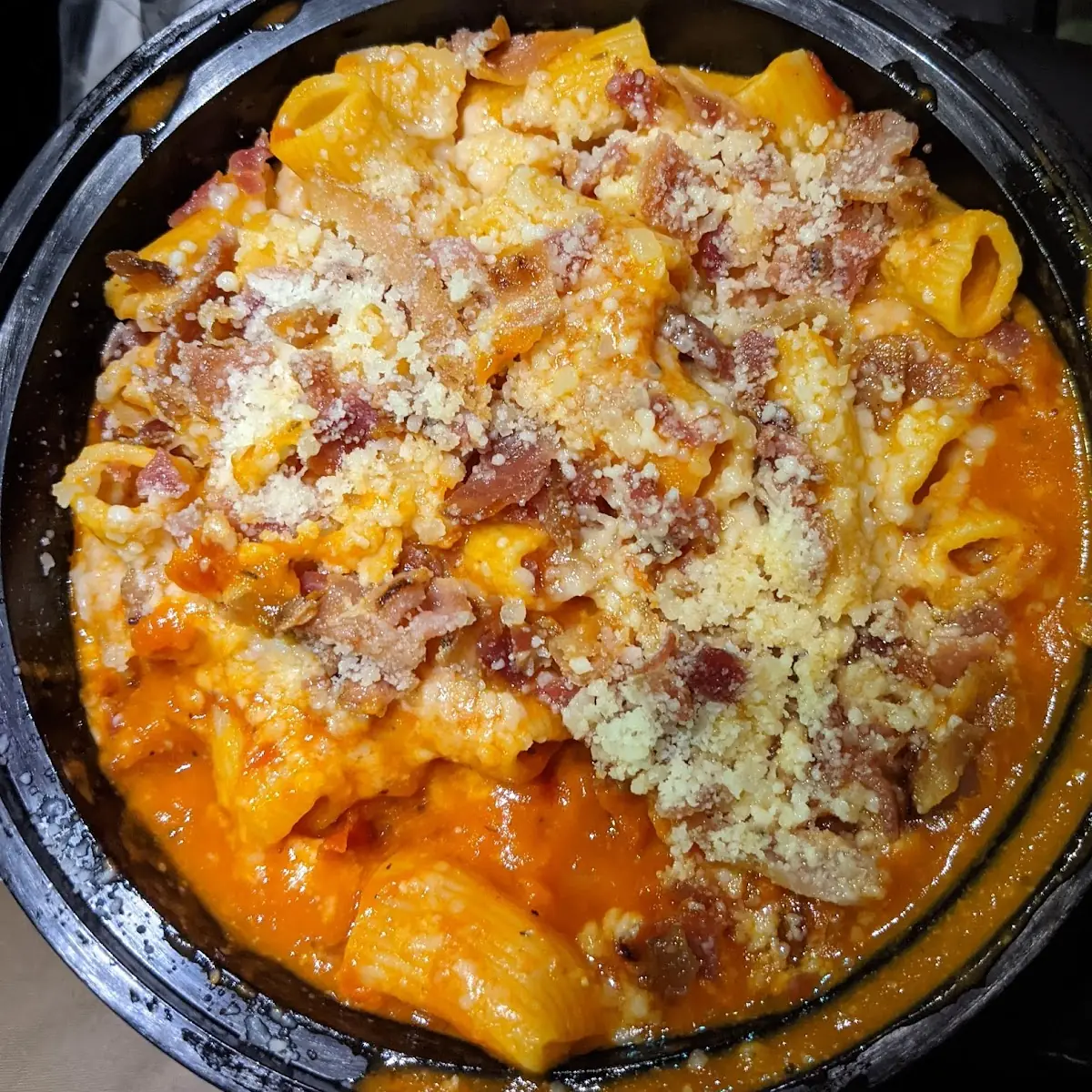 Rigatoni with Vodka Sauce