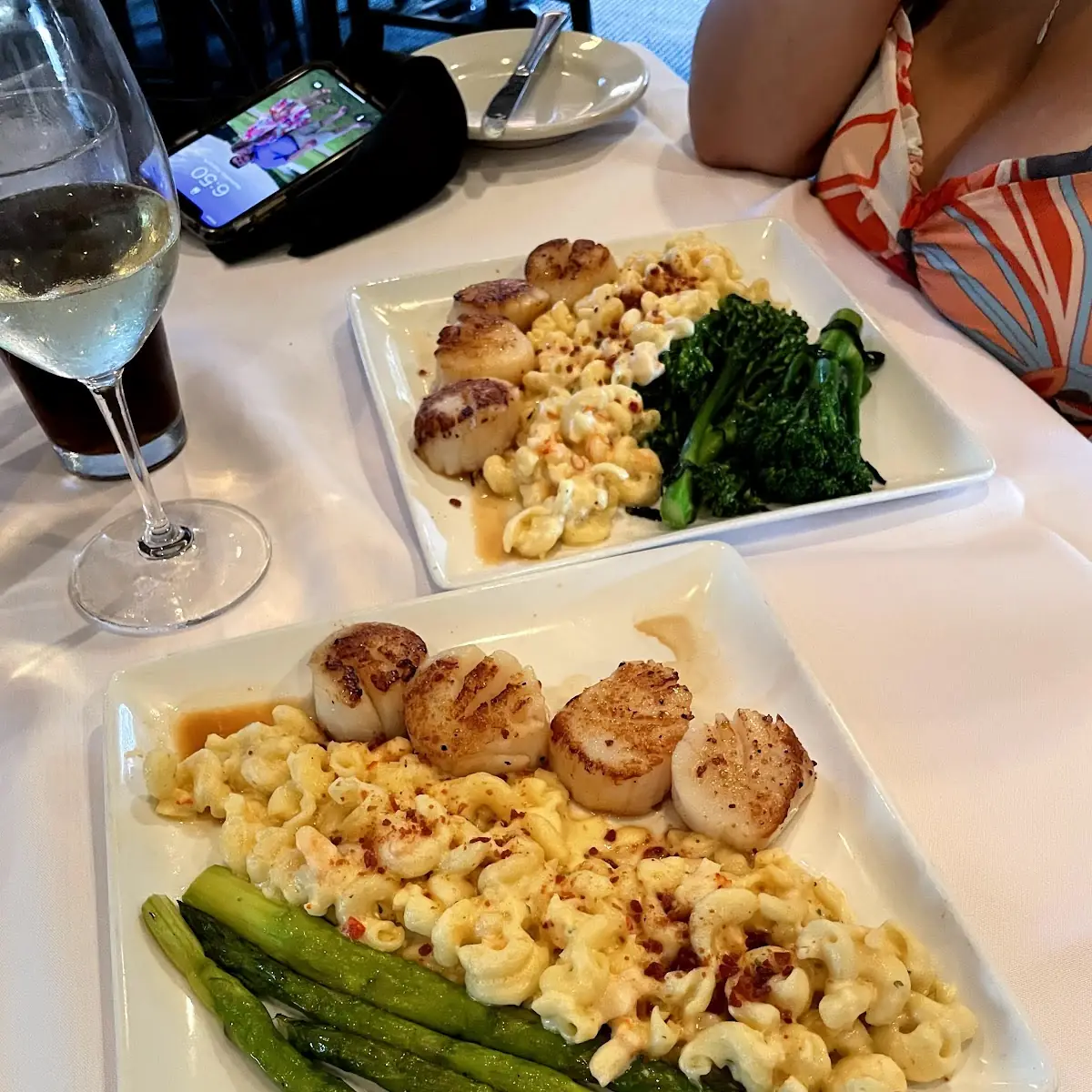 Red Fish Classic Scallops w Lobster & Shrimp Mac & Cheese Asparagus Crispy Prosciutto