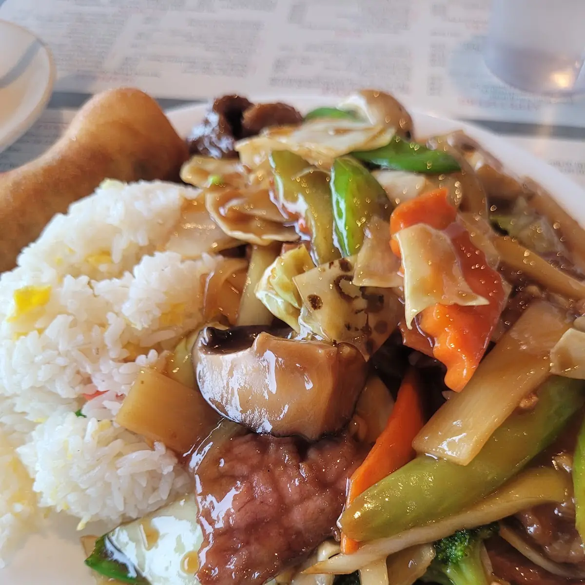 Beef And Mixed Vegetables。菜牛