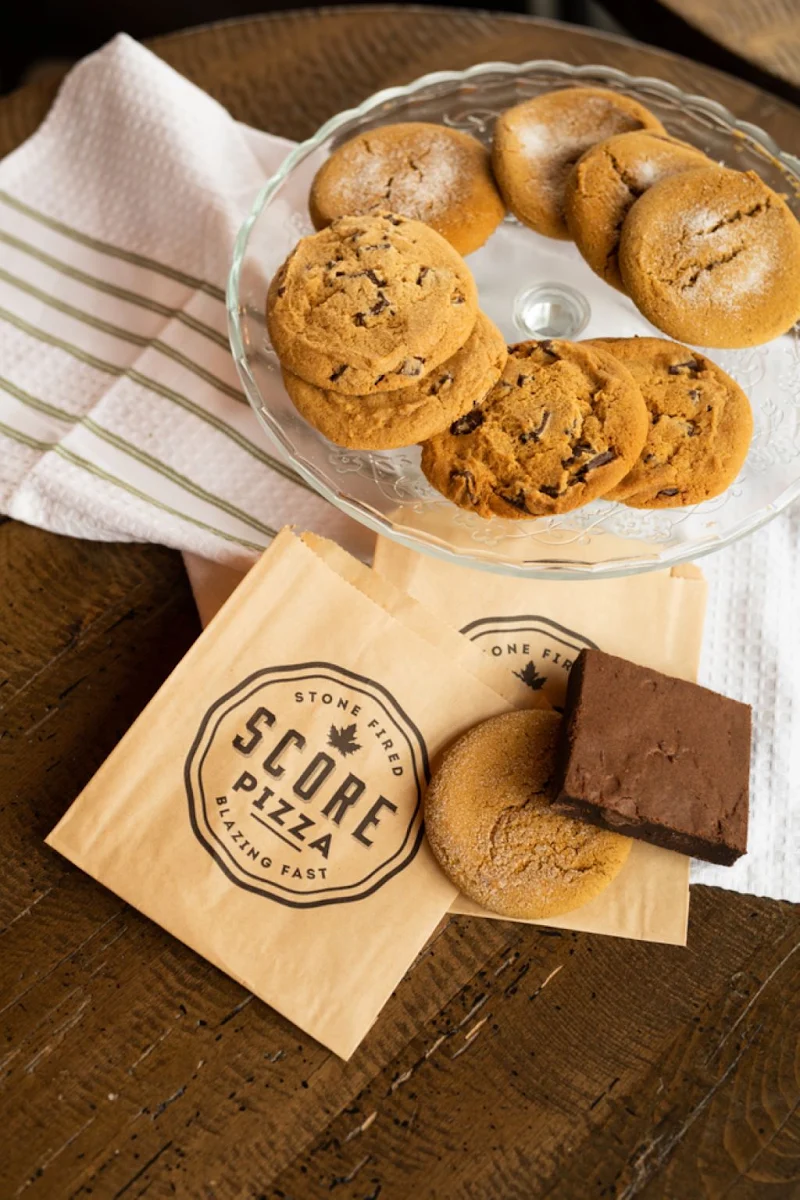 Drink & Cookie Combo, Score Pizza
