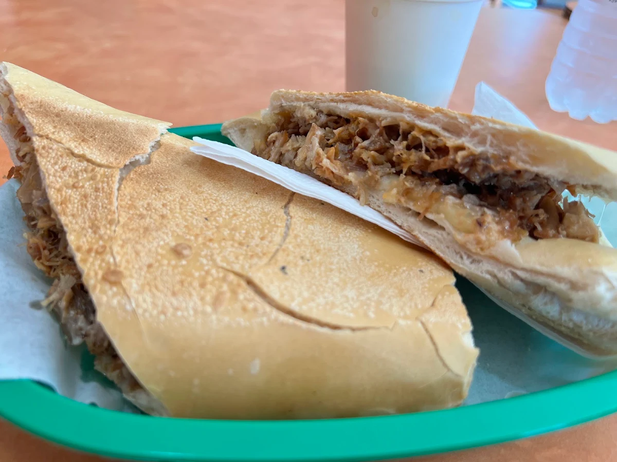 Pernil Sándwich