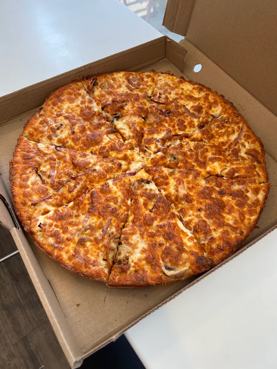 Butter Chicken Pizza with Mushrooms, Sal's Pizza