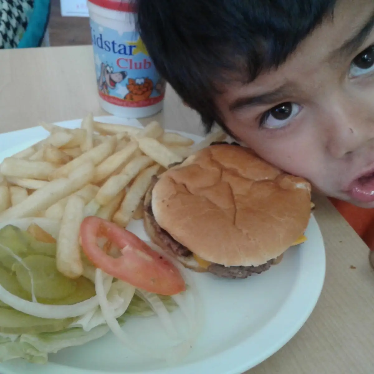 Kids Cheeseburger
