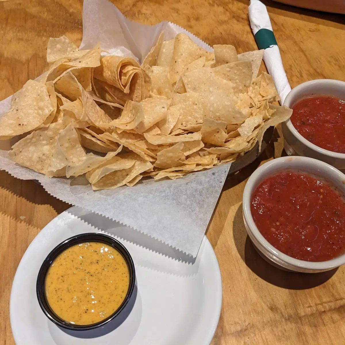 Large Chips & Salsa