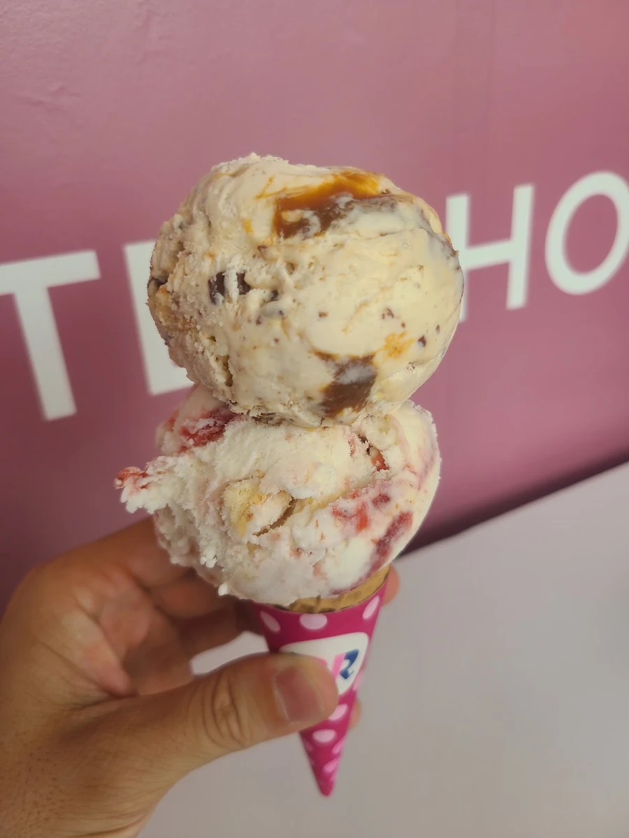 Snicker and Strawberry Cheesecake Ice Cream