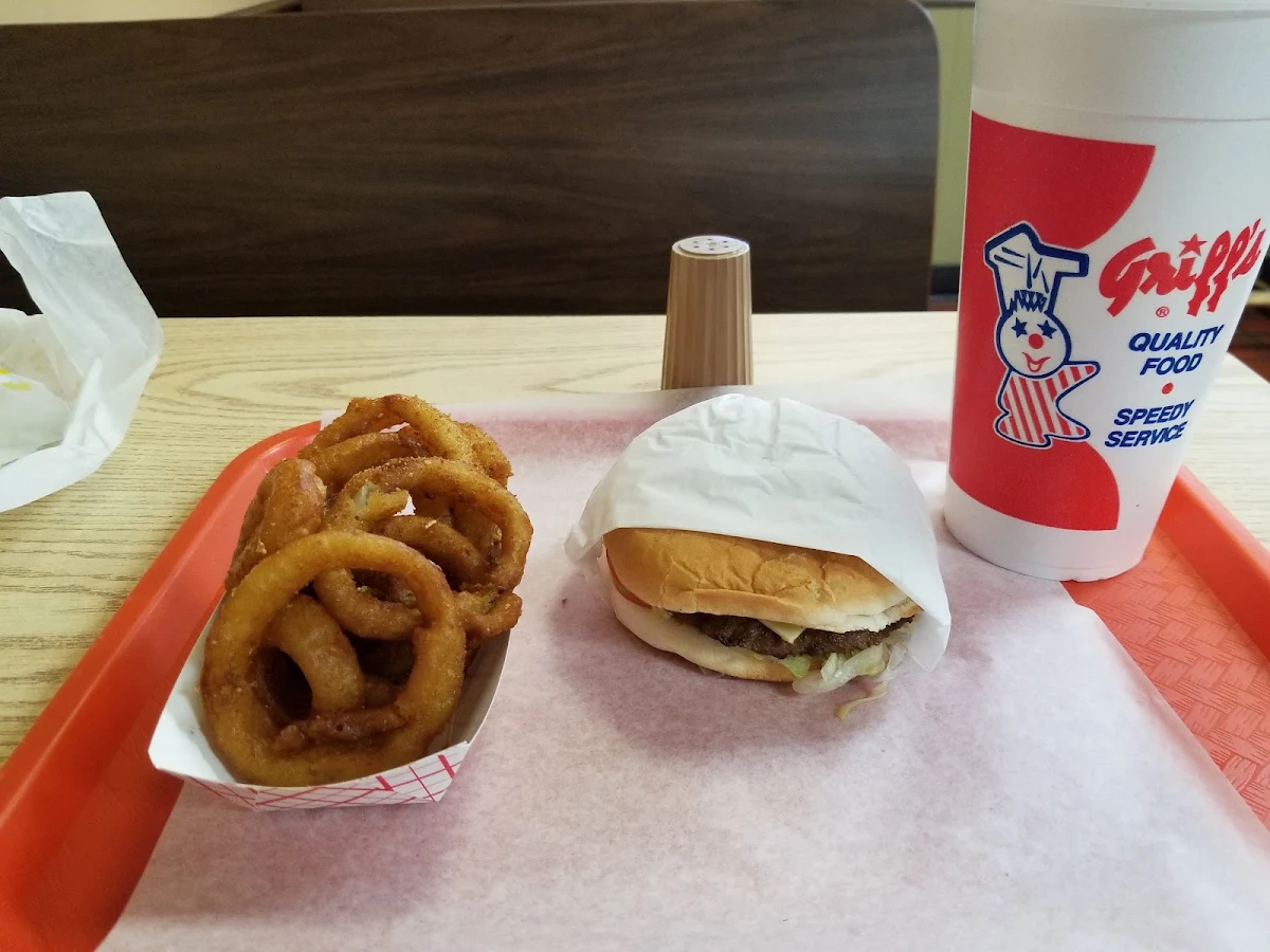 Cheeseburger and Onion Rings