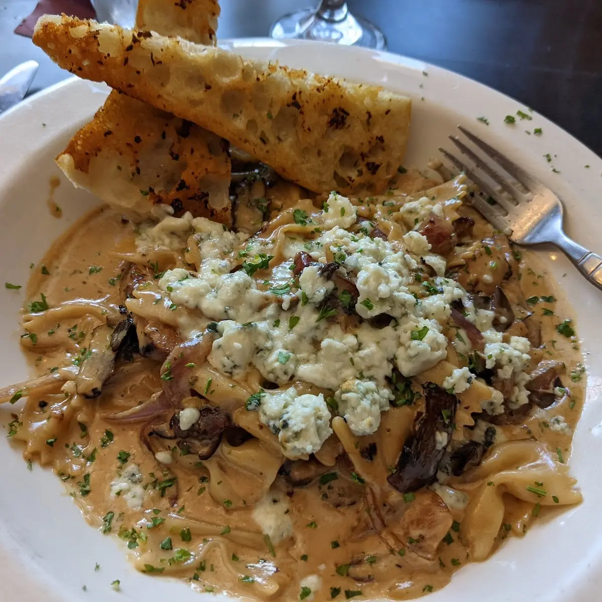 Grilled Chicken w Gorgonzola & Pasta