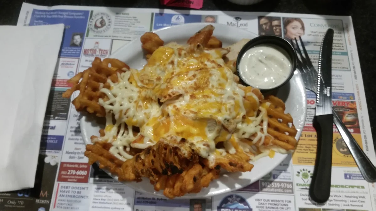 Buffalo Chicken Poutine