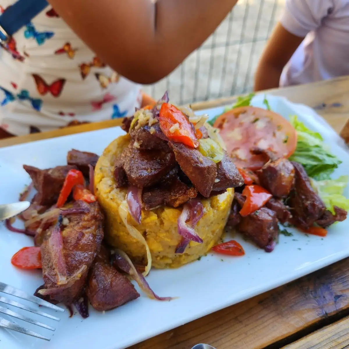 Mofongo Con Carne Frita