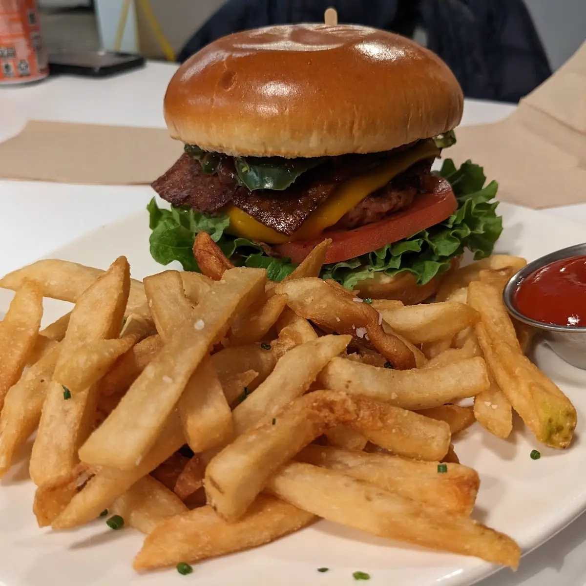Kids Cheeseburger w Fries