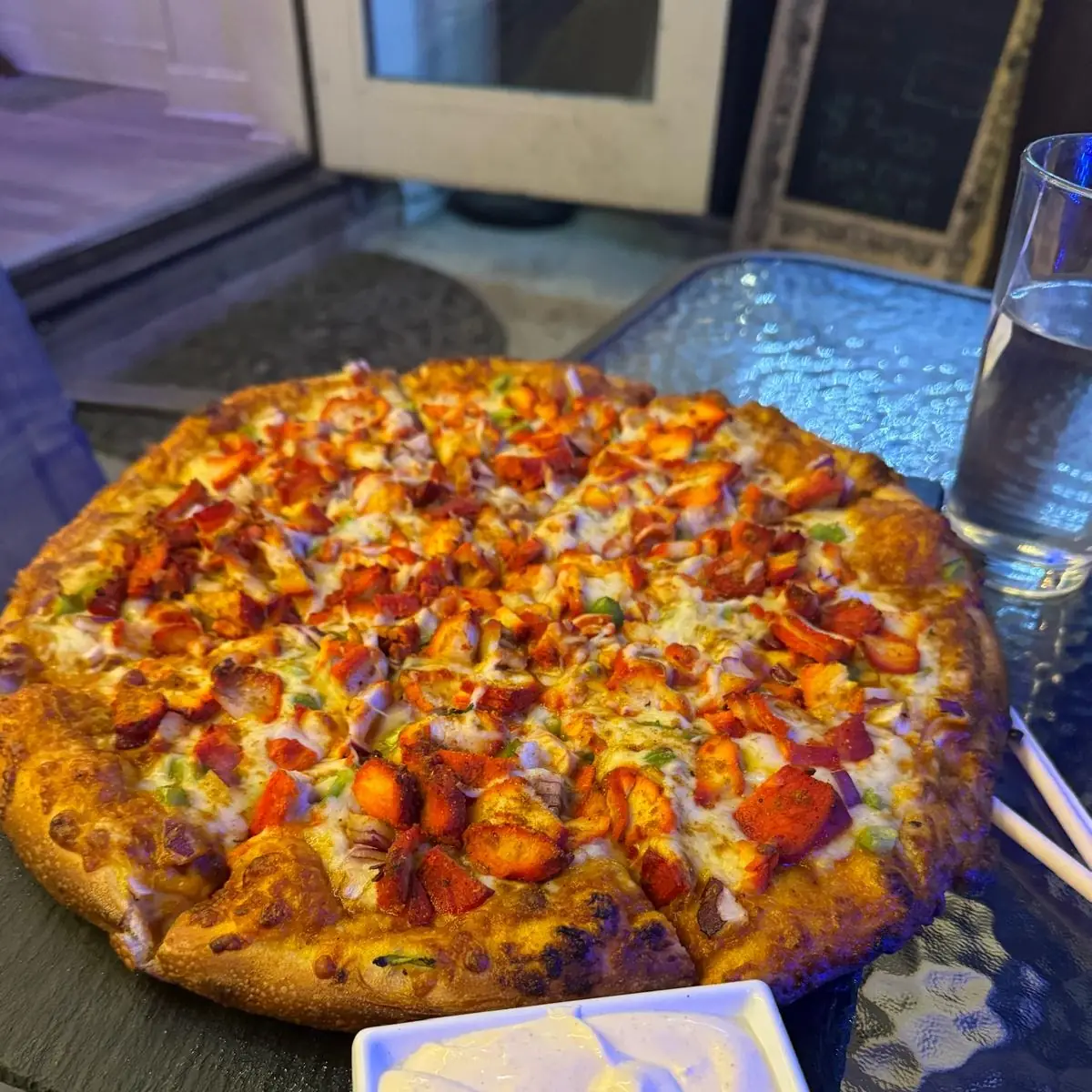 Kashmiri Chicken Pizza