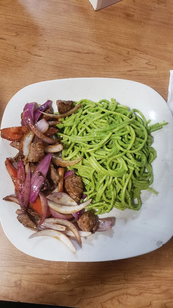 Tallarin Verde Bistec