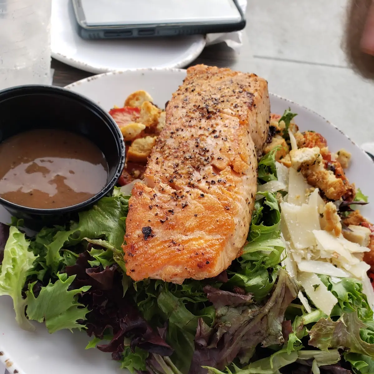 Grilled Salmon Salad