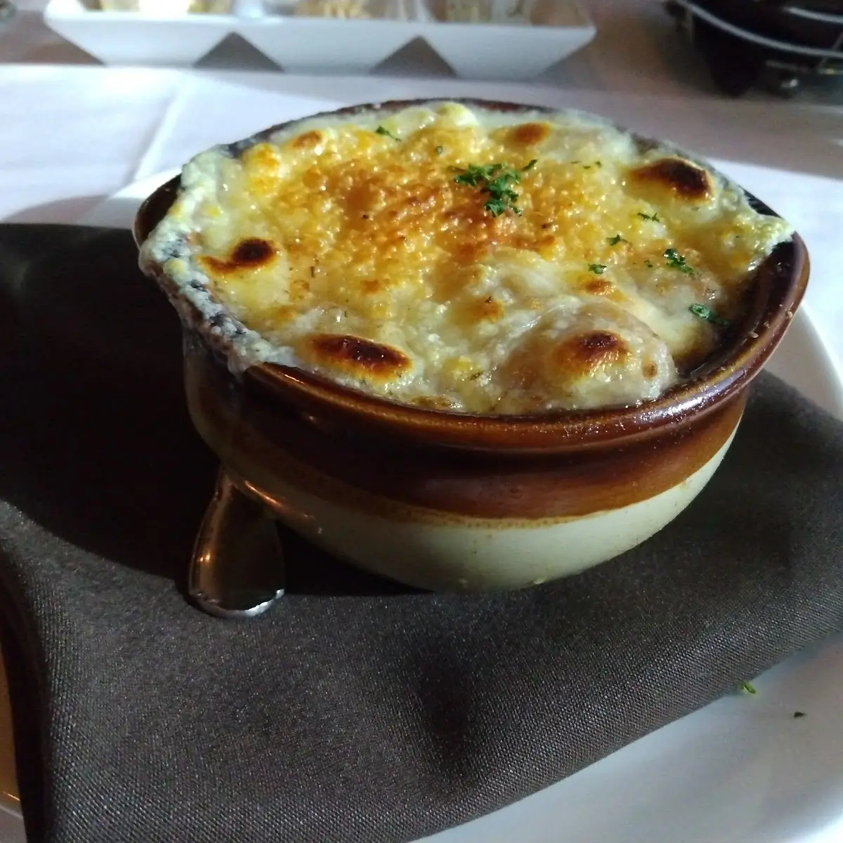 Classic Onion Soup Au Gratin
